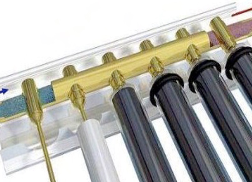 The copper heat pipe transfers the collected heat into the manifold.